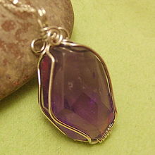 禾場天然A貨翡翠精品吊墜·菊花臺 一石一世界，一玉一人生